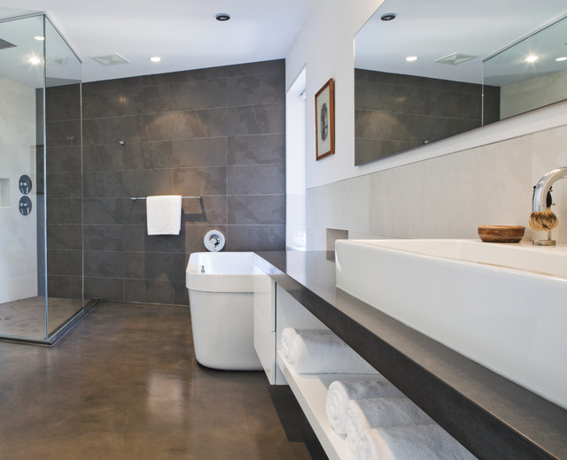 Echo Beach moderno-stanza-da-bagno