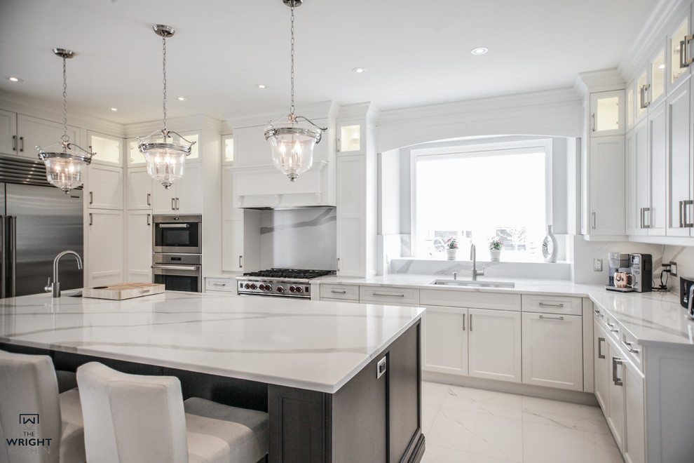Inspiration for a transitional kitchen remodel in Toronto