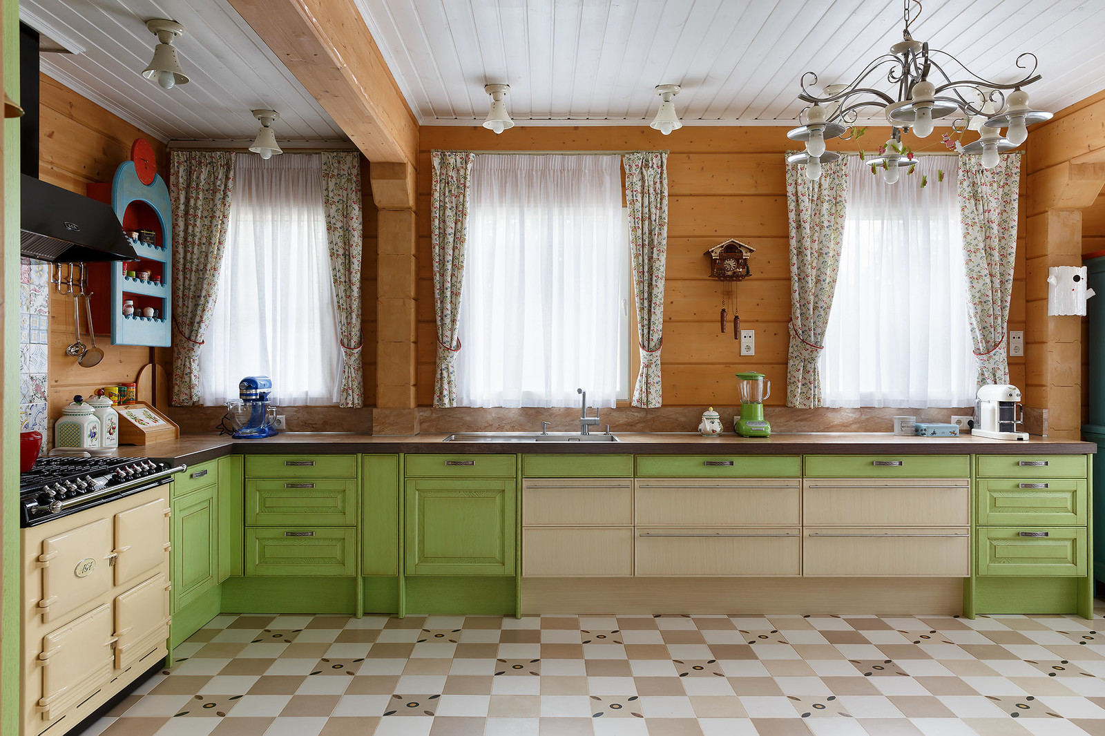 Гармоничный интерьер в традициях русского стиля.