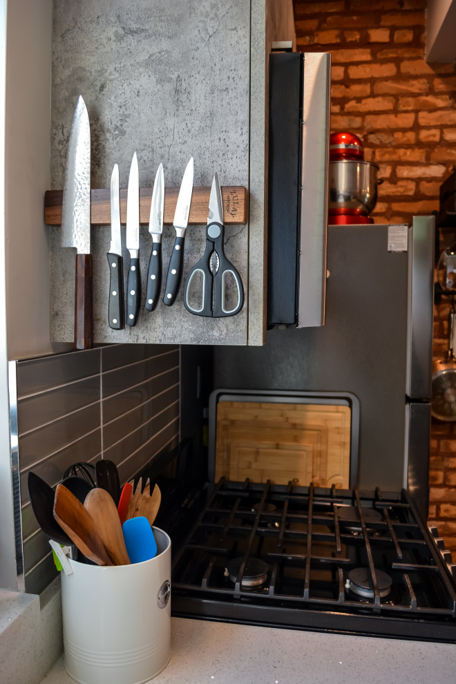 Home design - small eclectic home design idea