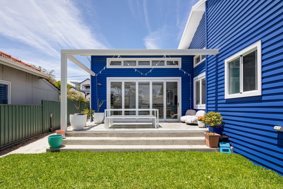 Modernes Haus mit blauer Fassadenfarbe in Perth