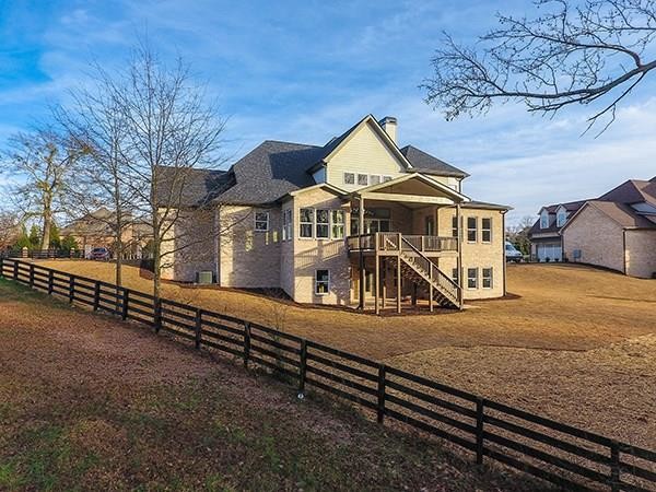 Home design - transitional home design idea in Atlanta