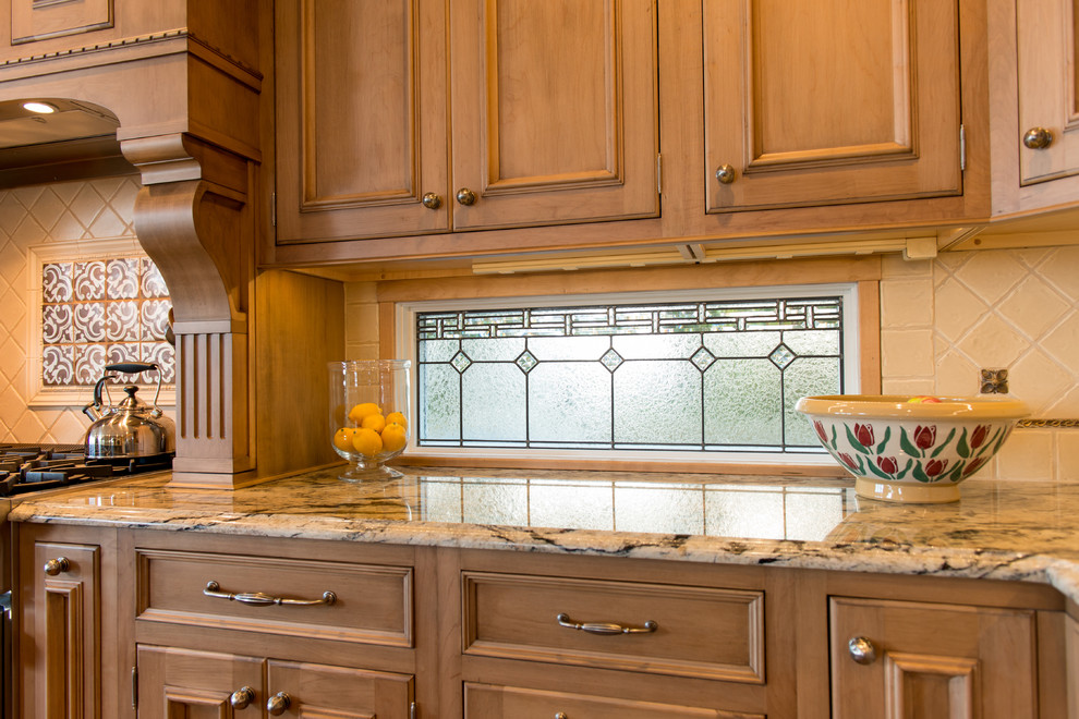 Traditional kitchen in Cleveland Ohio - Traditional - Kitchen