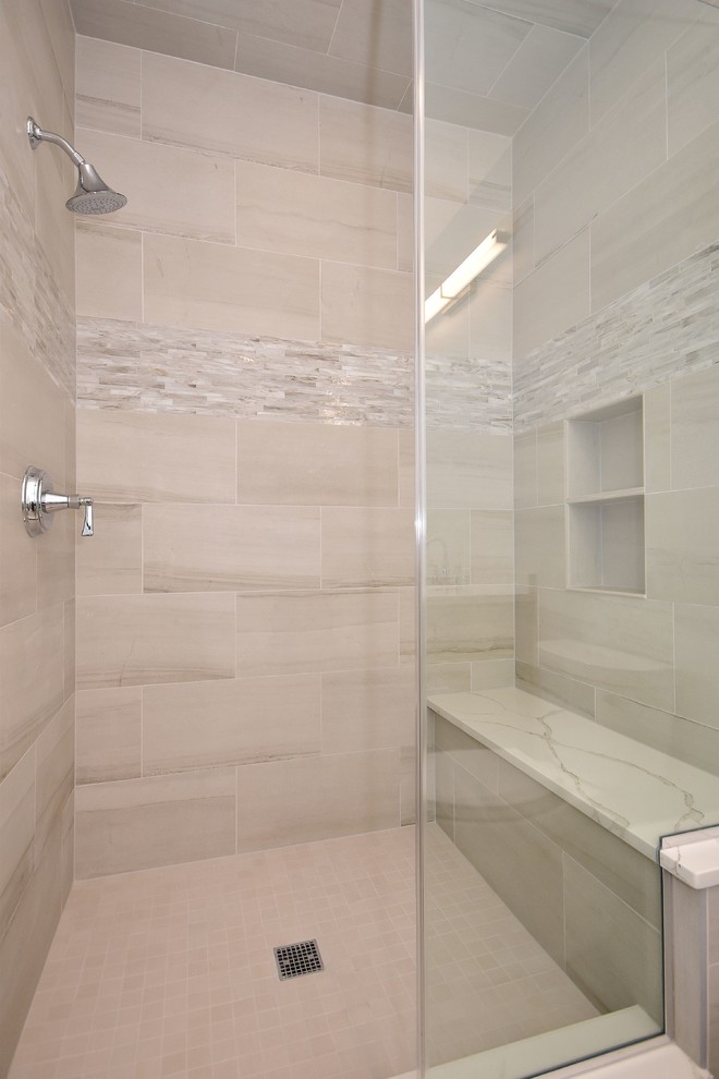 Transitional home design photo in Chicago