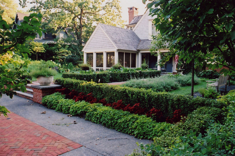 This is an example of a traditional garden in Minneapolis.