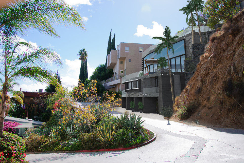 Голливудские Холмы - Лос Анджелес. Дом в современном стиле.