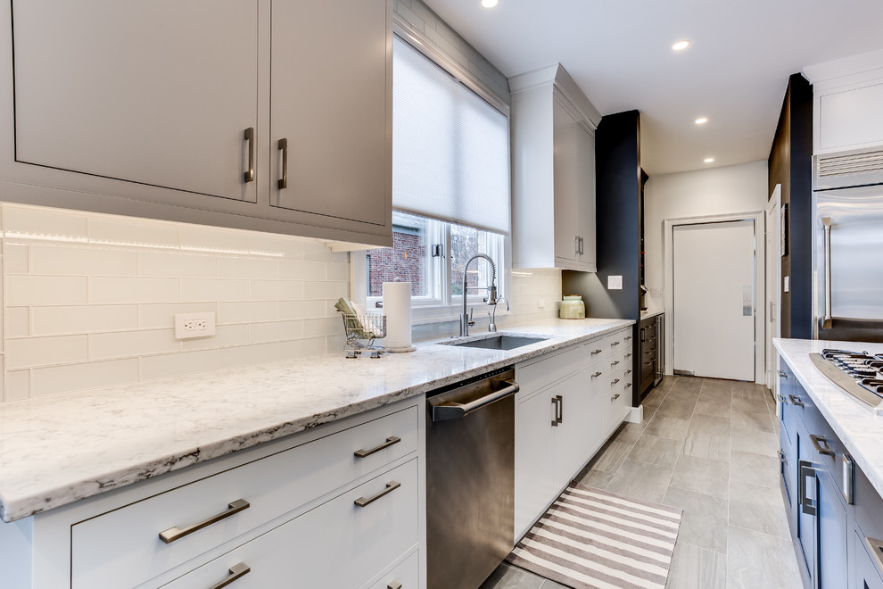 Kitchen - transitional kitchen idea in DC Metro