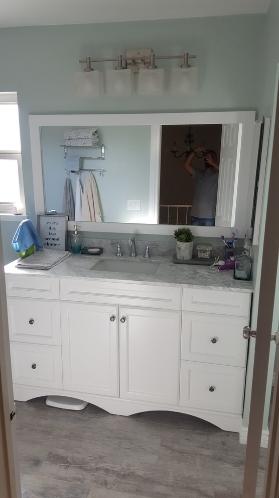 Home design - transitional home design idea in Orange County