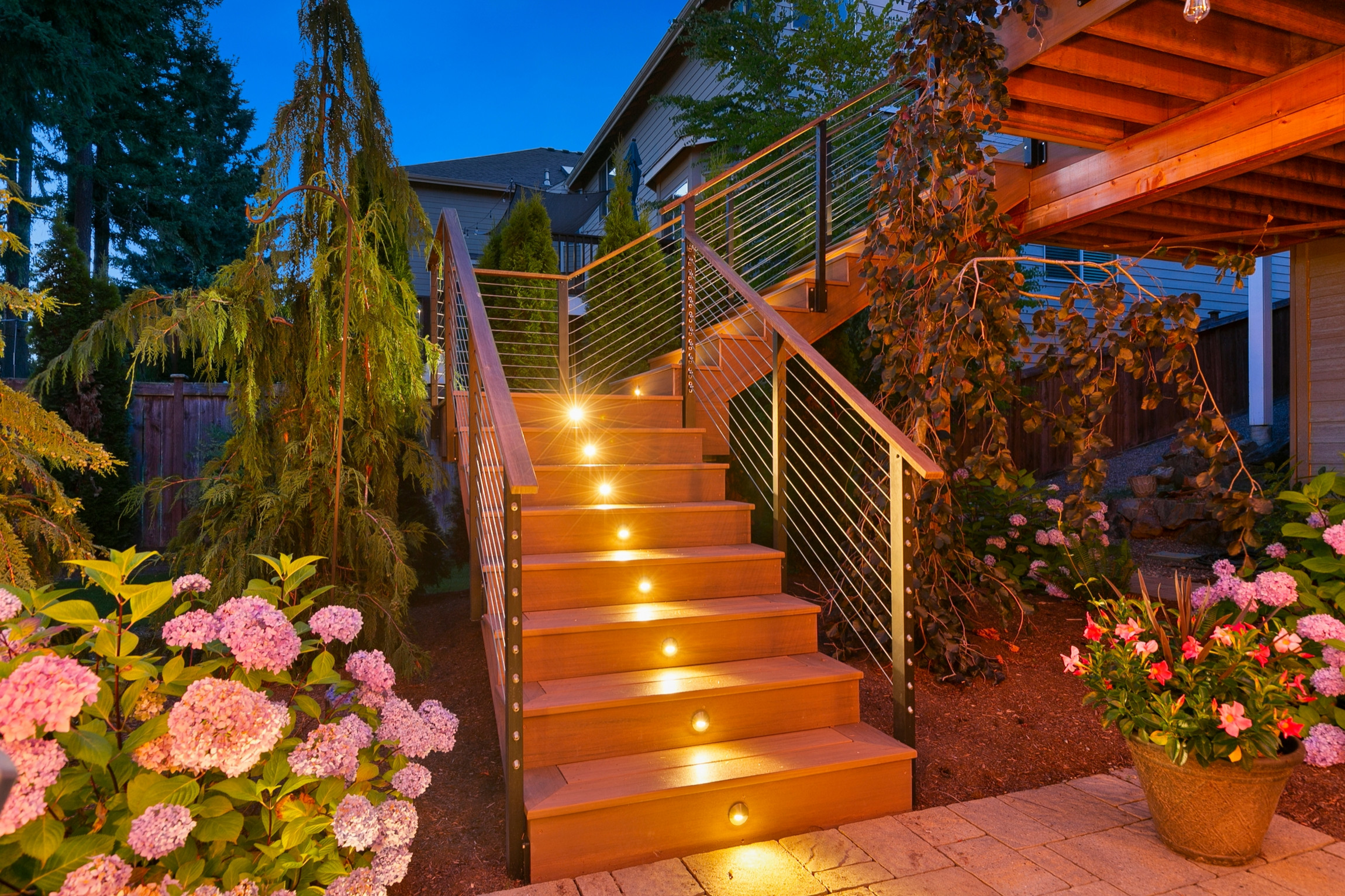 2-level entertaining in Sammamish