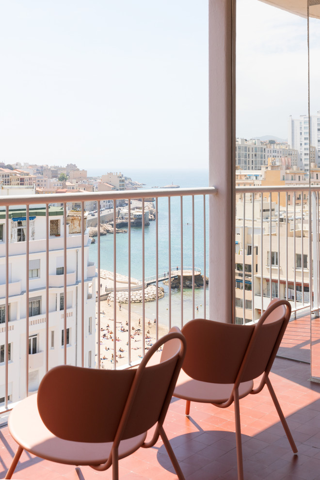 Photo of a scandinavian balcony in Marseille.