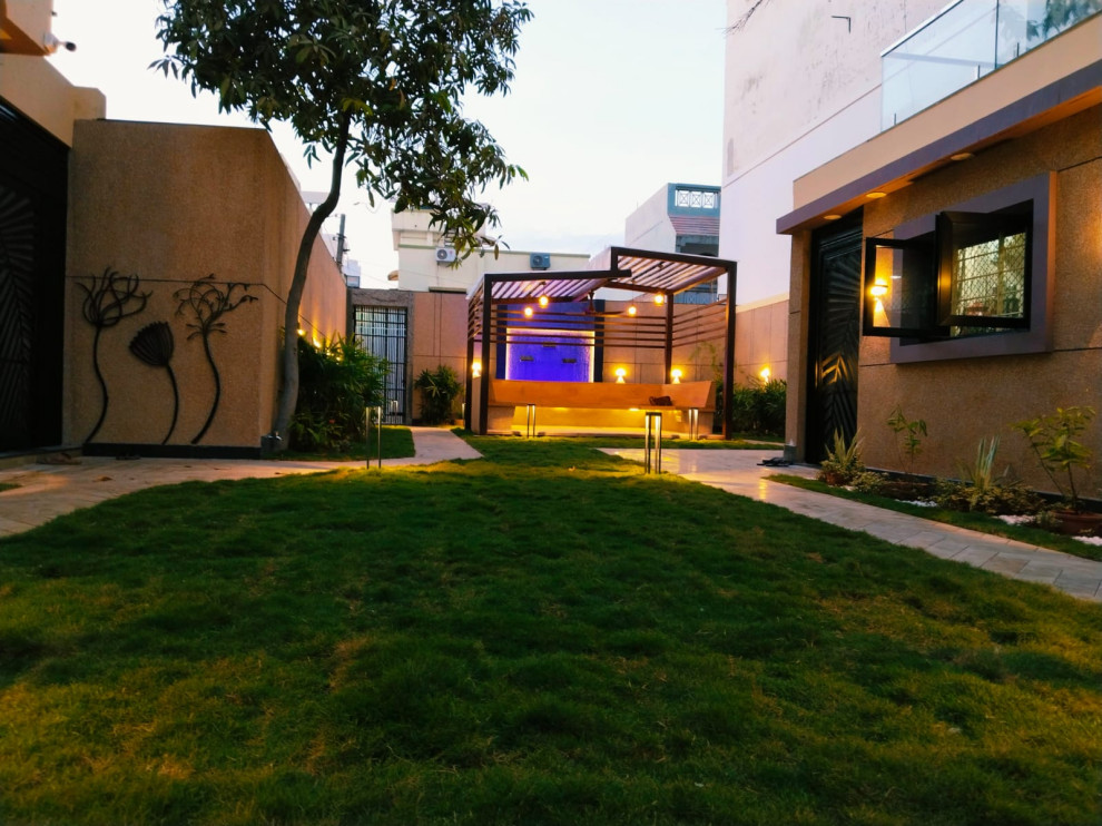 This is an example of an Indian garden in Ahmedabad.