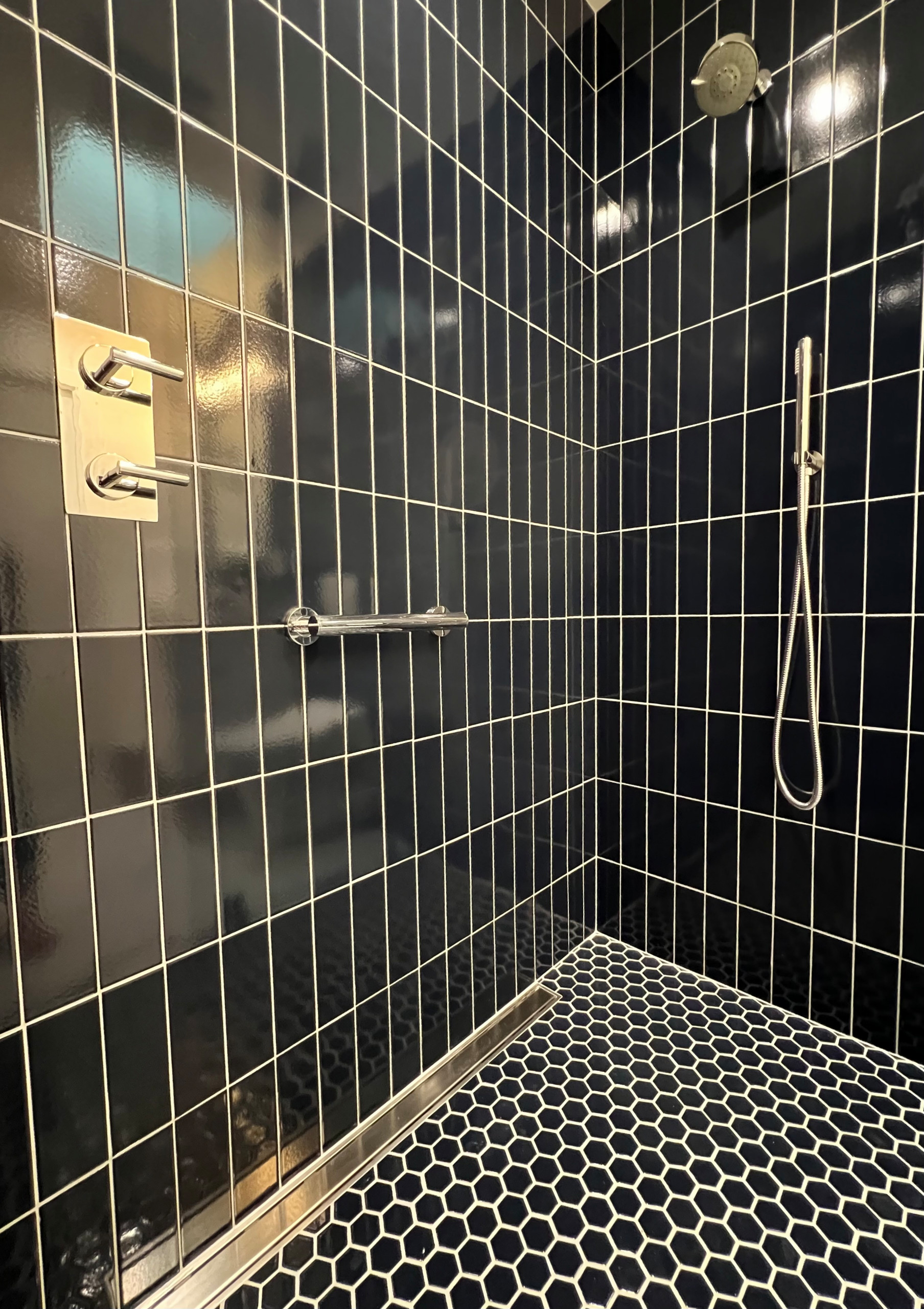 Roll-in Curbless Shower w/Linear Schluter Drain