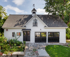 Historical Carriage House Transformed Into an Artist’s Studio
