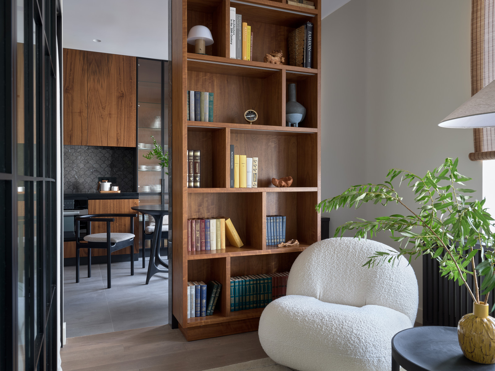 Современный интерьер с нотками Азии