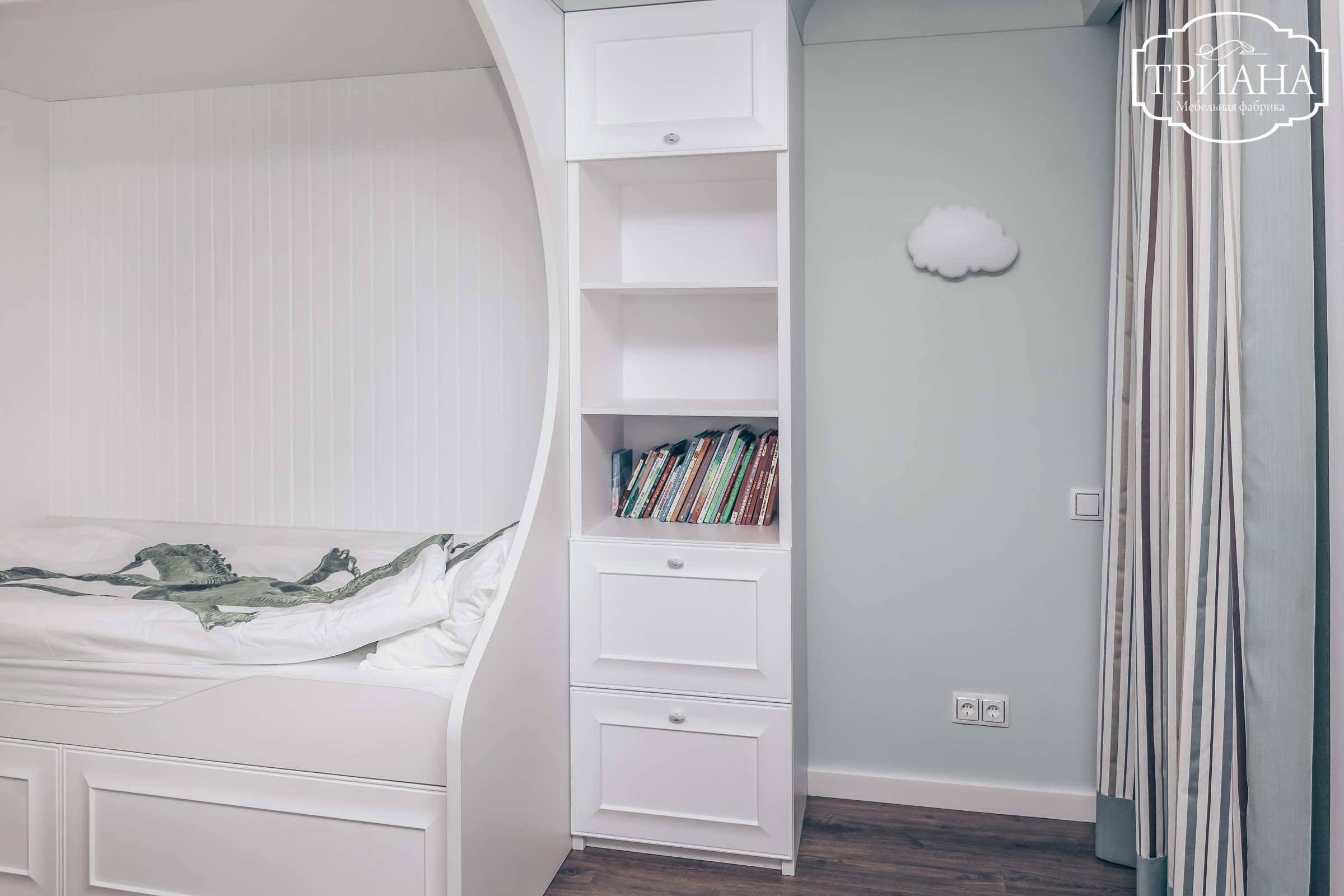 Гарнитур в детскую комнату