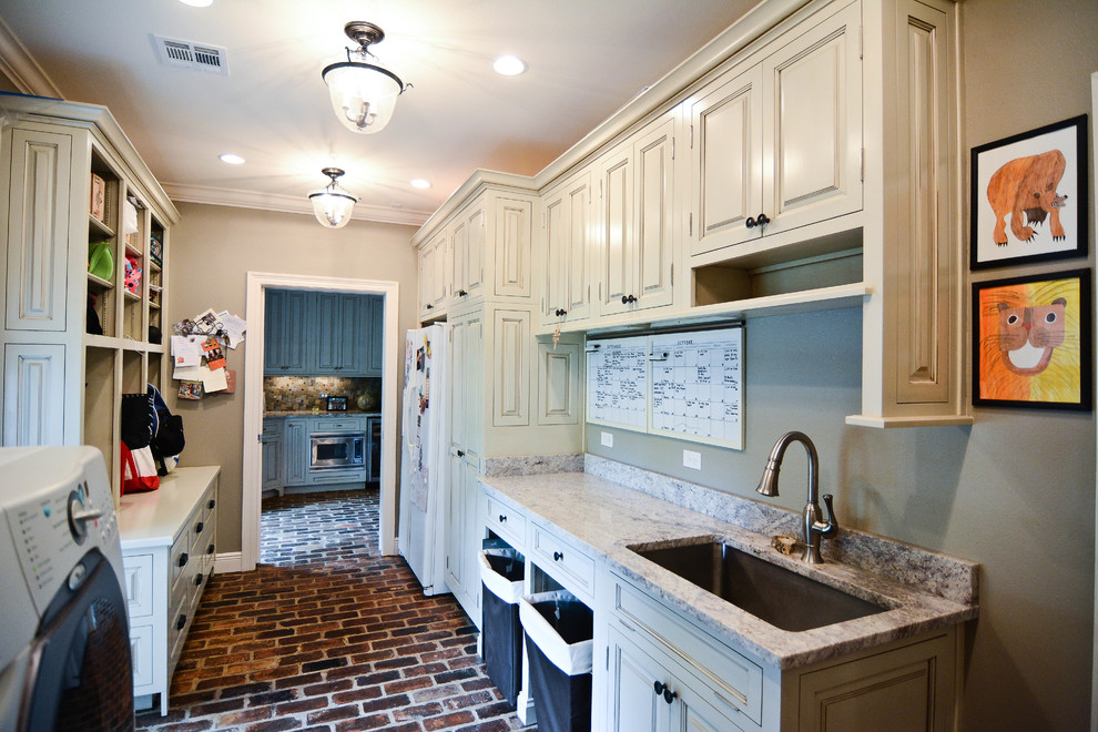 Mid-sized transitional kitchen photo