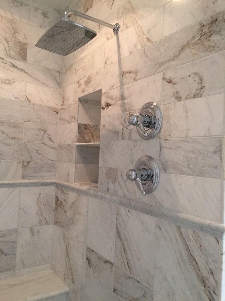 Transitional home design photo in Phoenix