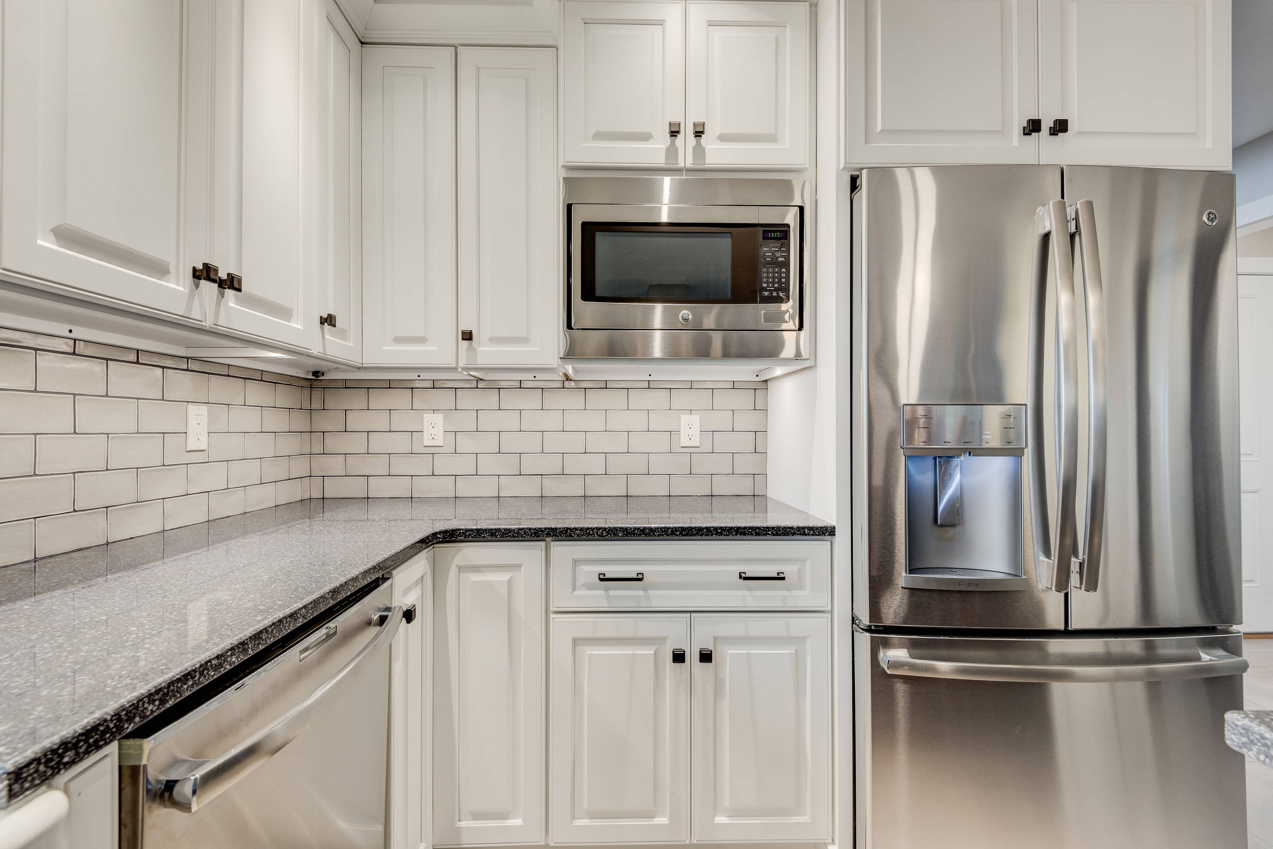 Transitional Modern Kitchen/Pantry/Wetbar Paxton