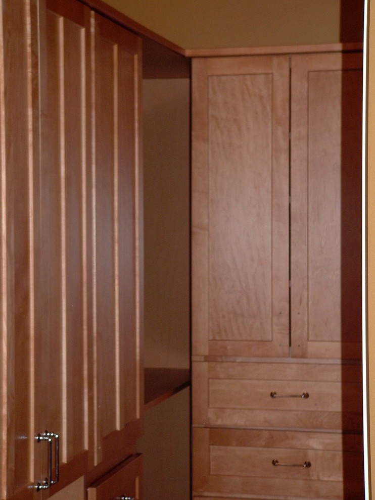 Example of a small transitional home design design