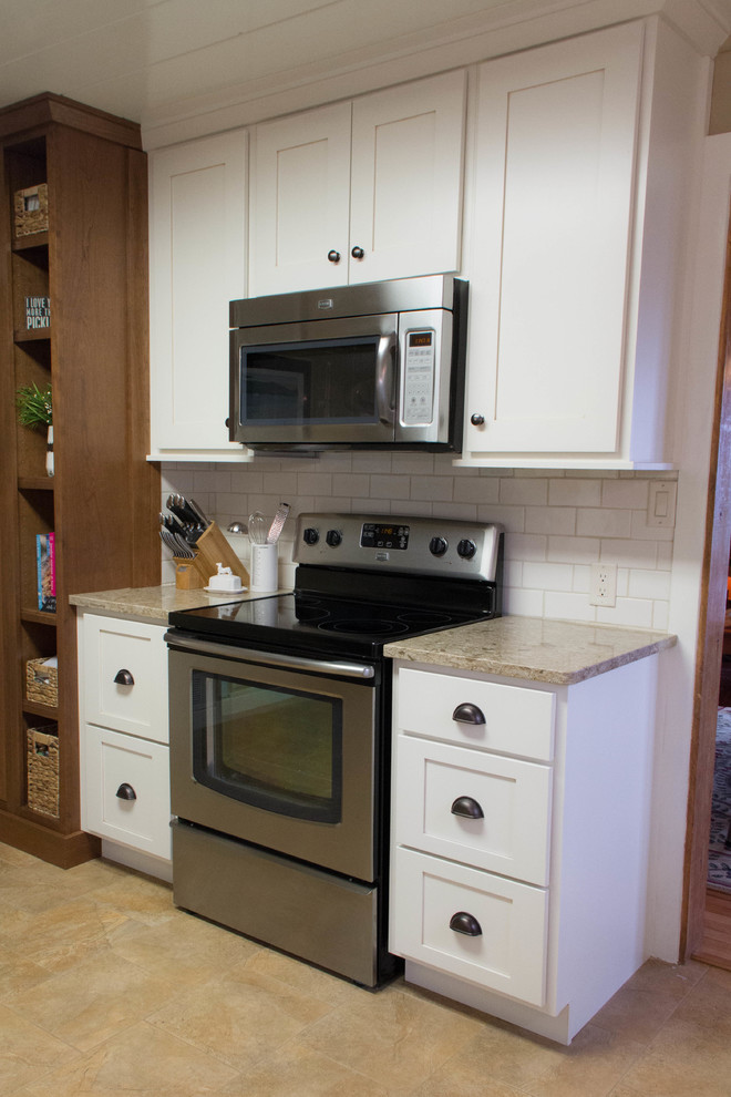 Kitchen - transitional kitchen idea