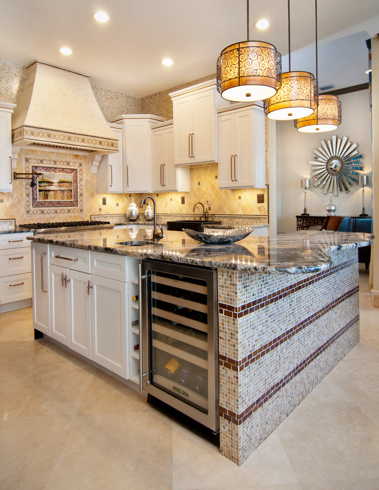 Trendy kitchen photo in Orlando