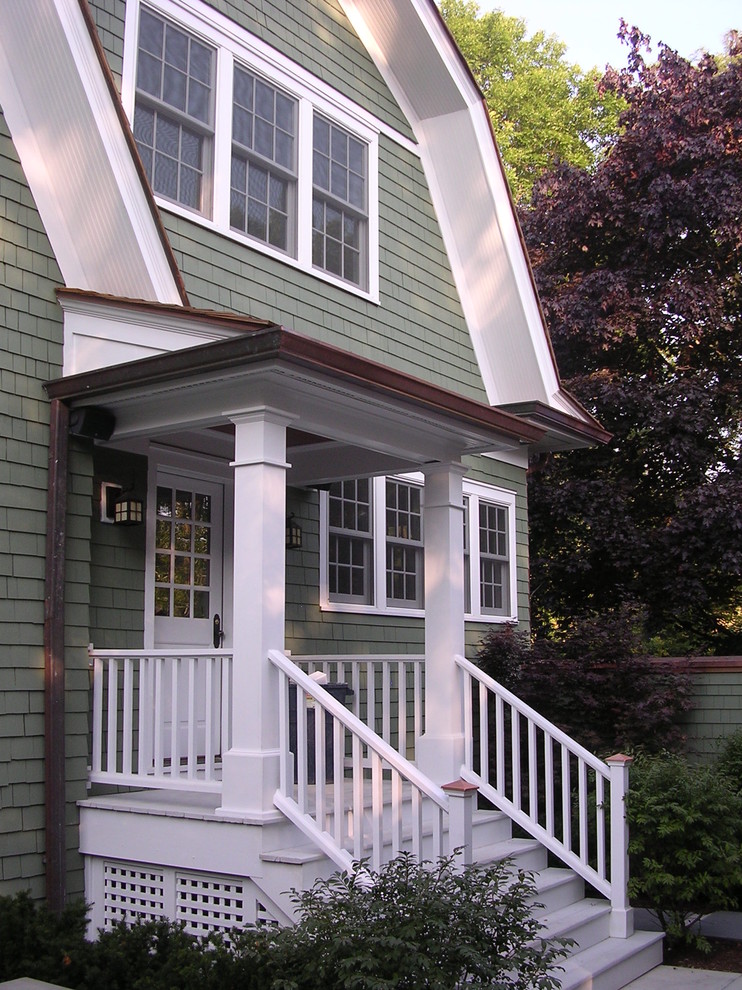 This is an example of a traditional home design in Chicago.