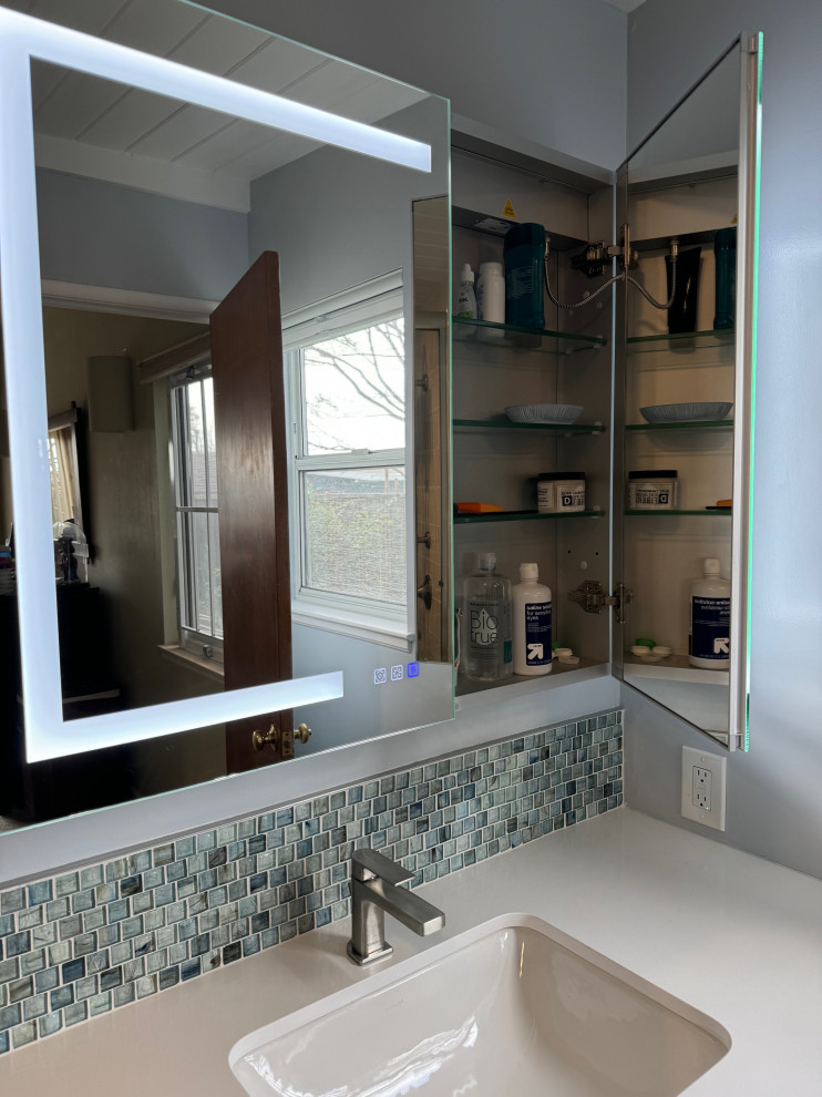 Stacked Tile Master Bathroom in El Cerrito