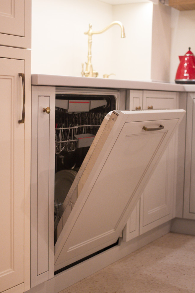 Бело-серая кухня в Москве