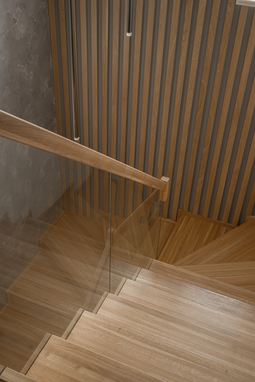 Мебельное наполнение загородного дома. "Родовое гнездо" отца и двух сыновей.