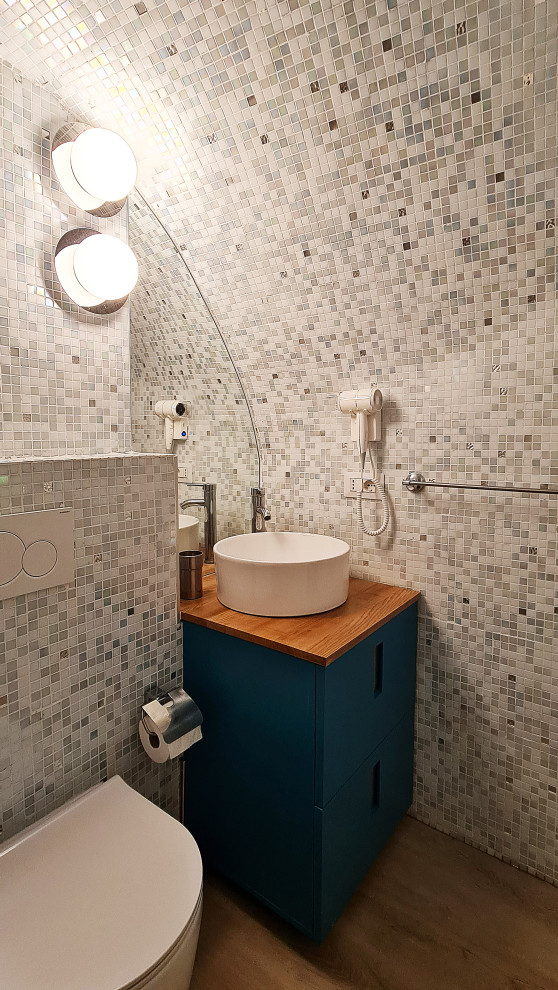 Bathroom - industrial bathroom idea in Naples
