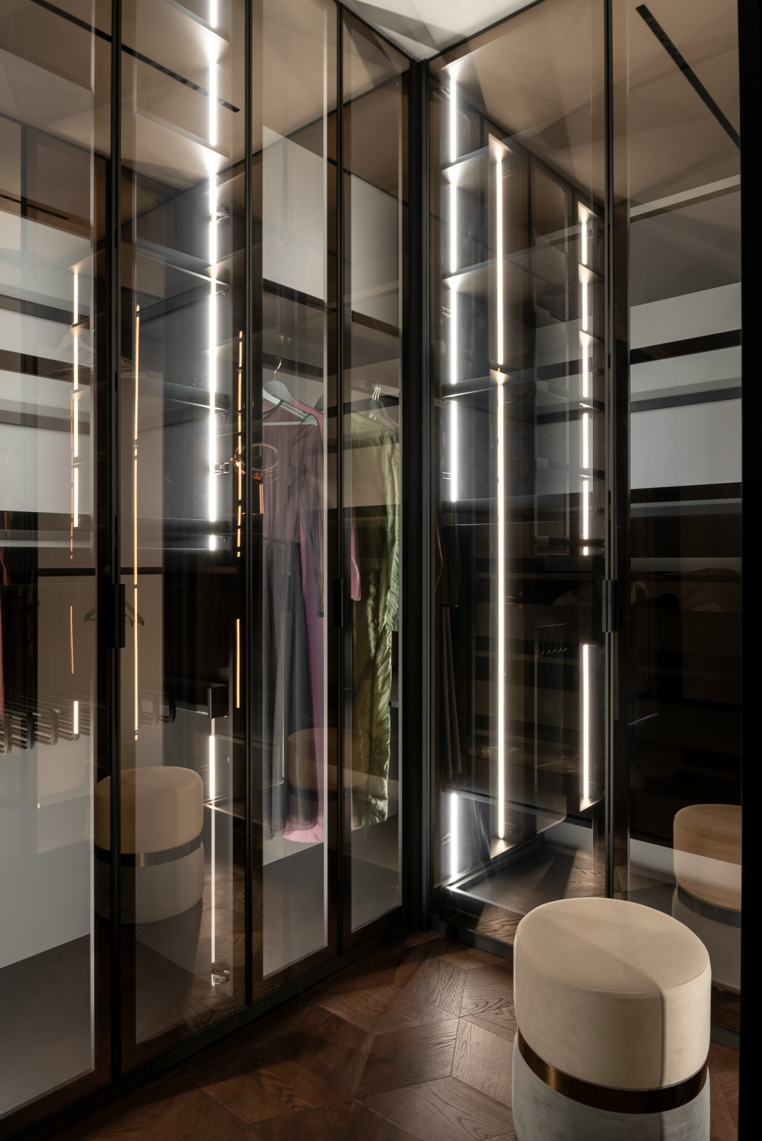 Стеклянный гардероб