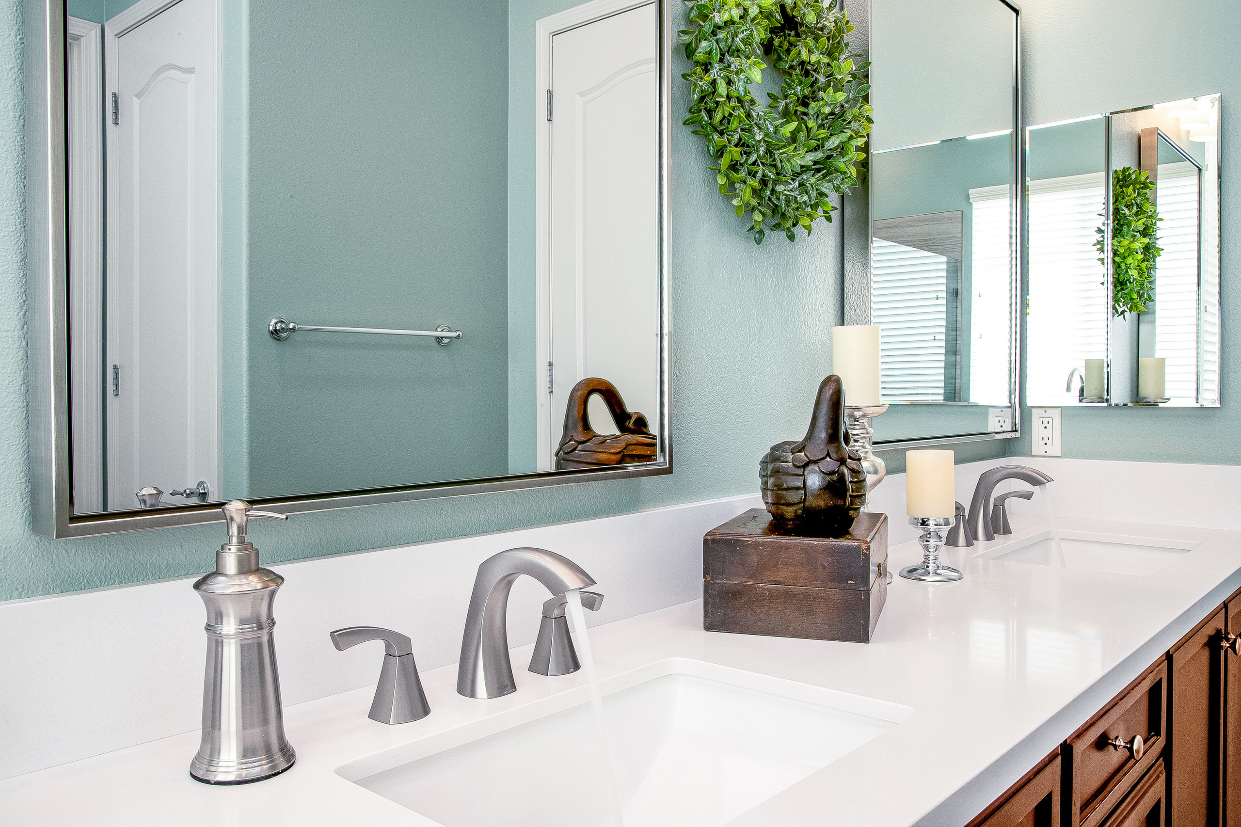 Retsina Master Bath