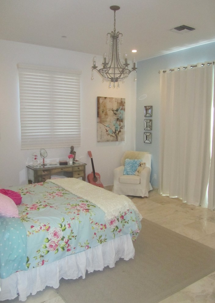 Eclectic home design photo in Phoenix