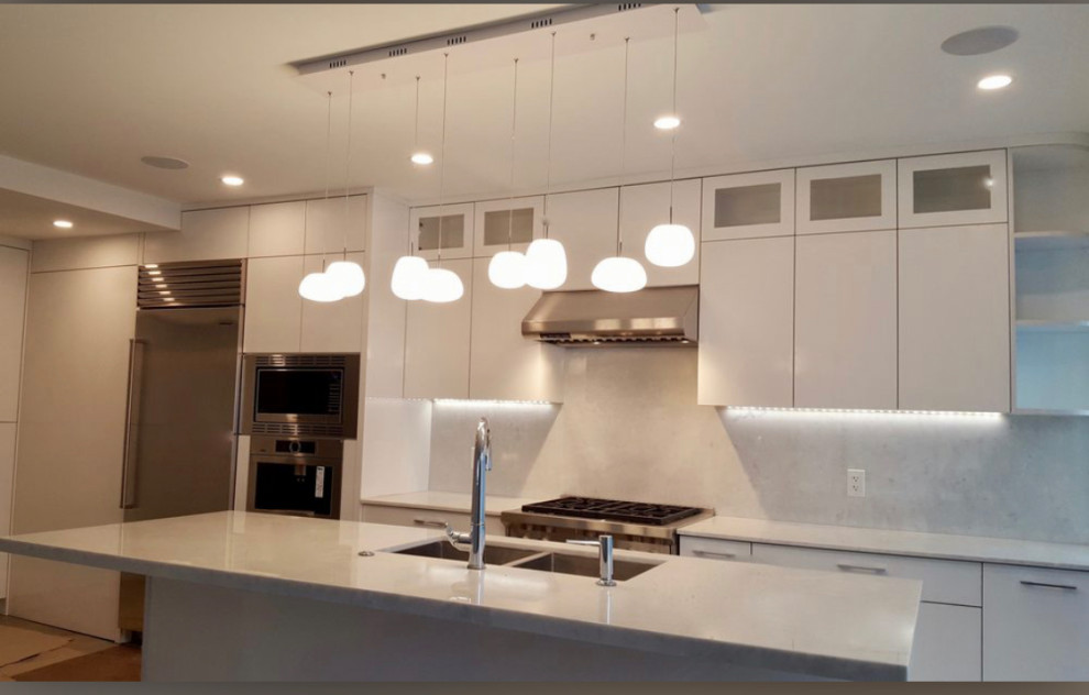 Inspiration for a craftsman kitchen remodel in Ottawa