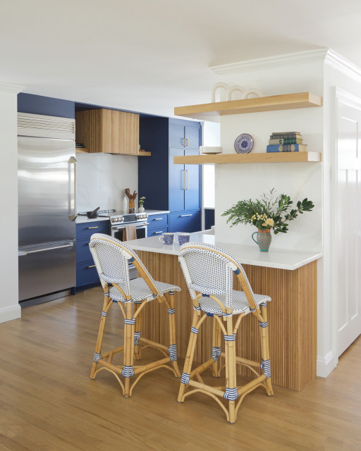 Full Kitchen beach-style-kitchen