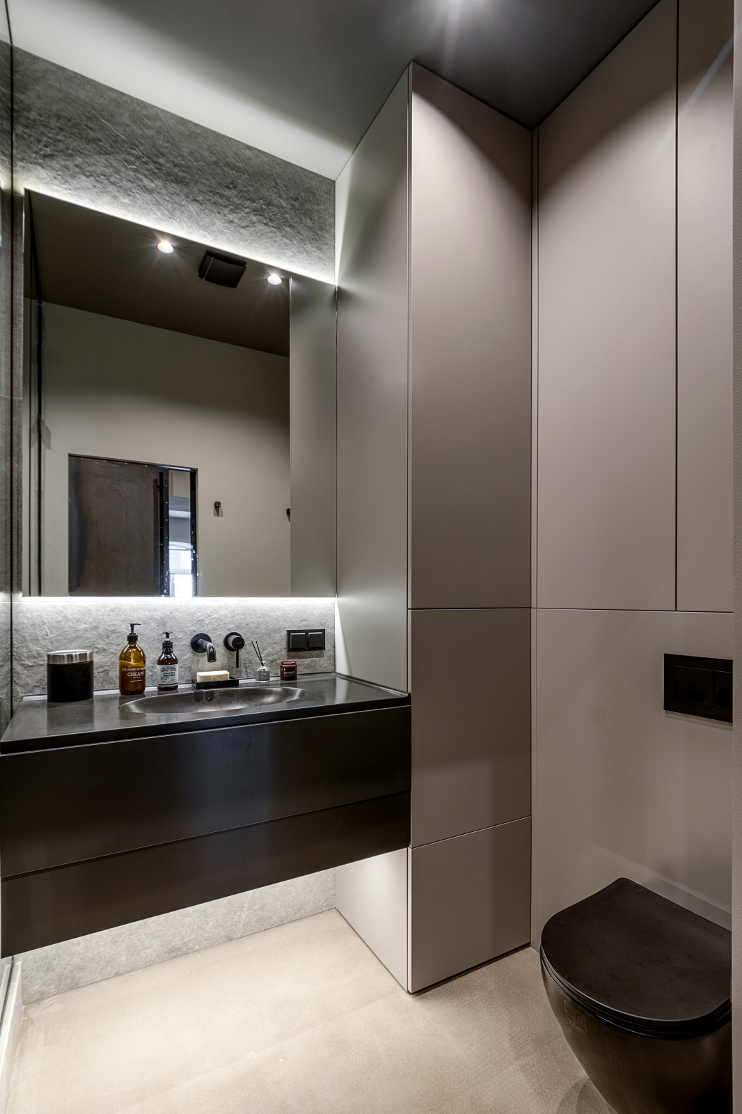 Квартира для модного стилиста и диджея