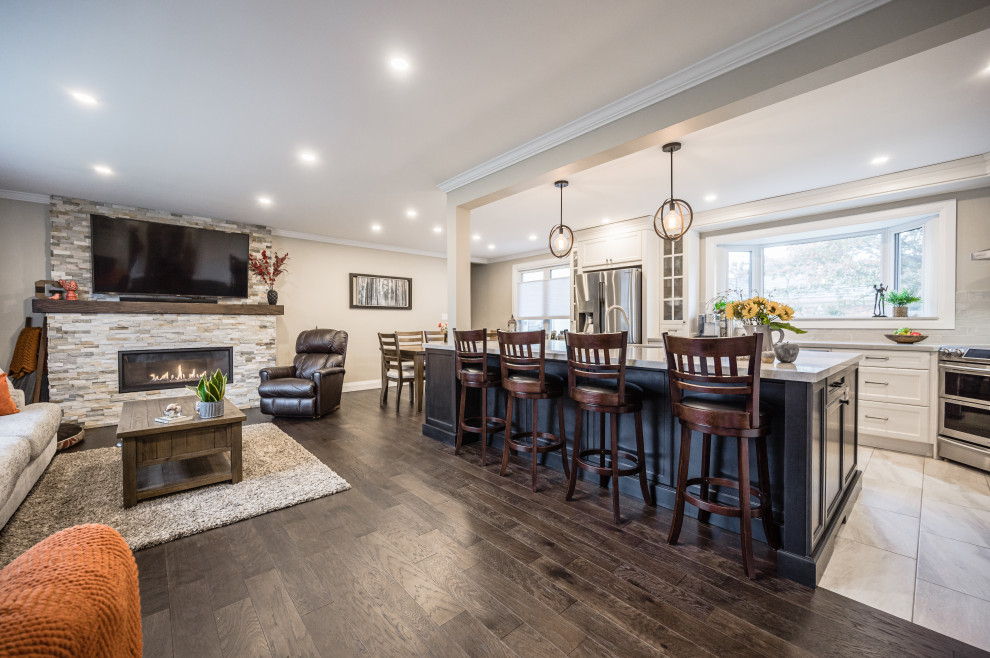 Kitchen - transitional kitchen idea