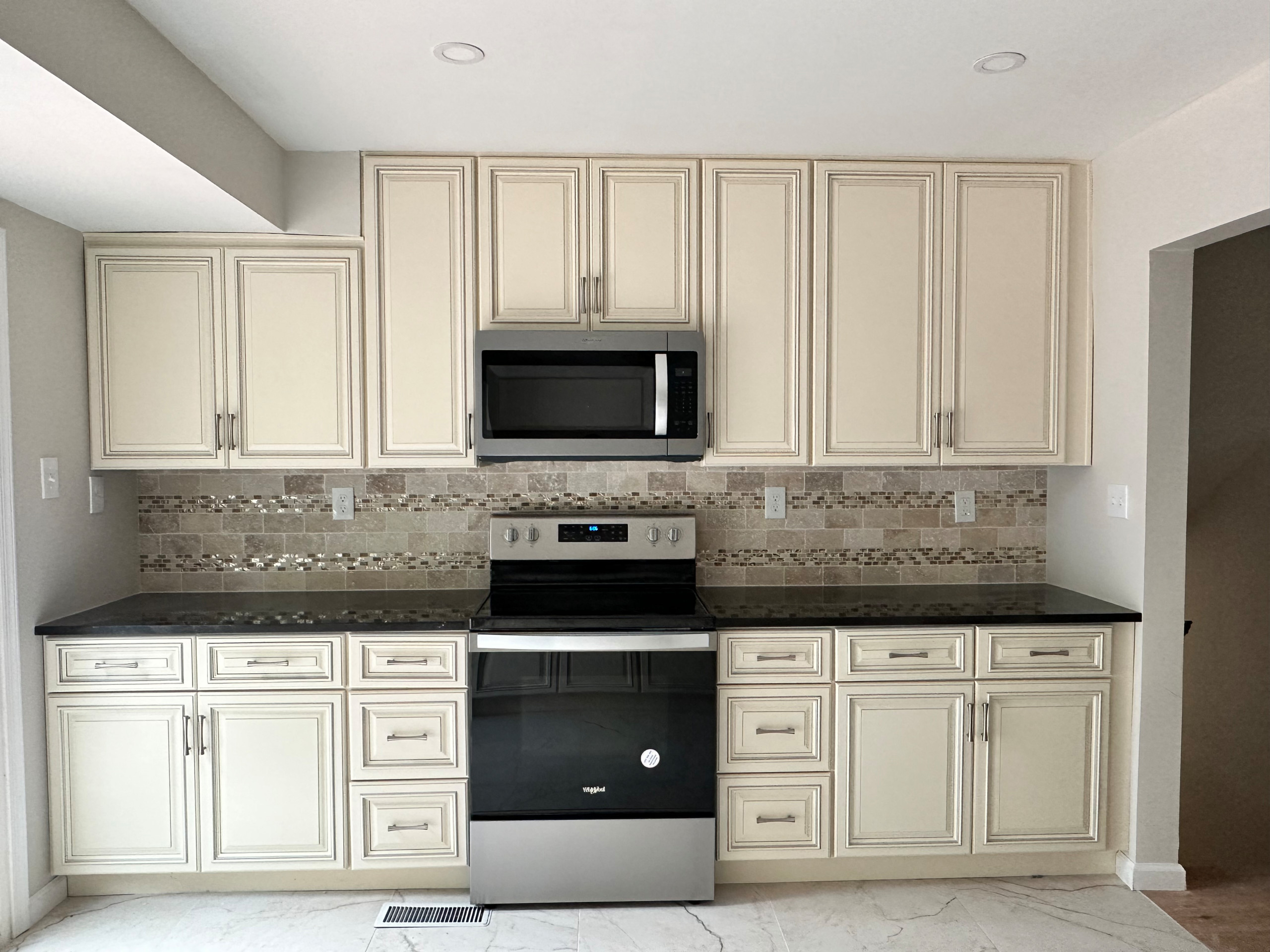 Kitchen - kitchen idea in DC Metro