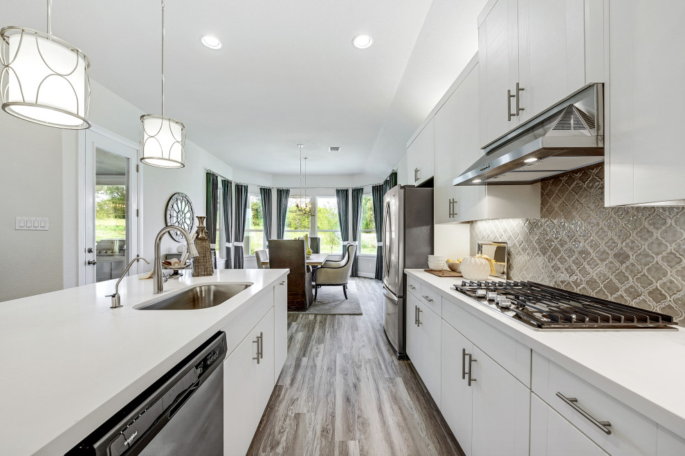 Kitchen - kitchen idea in Austin