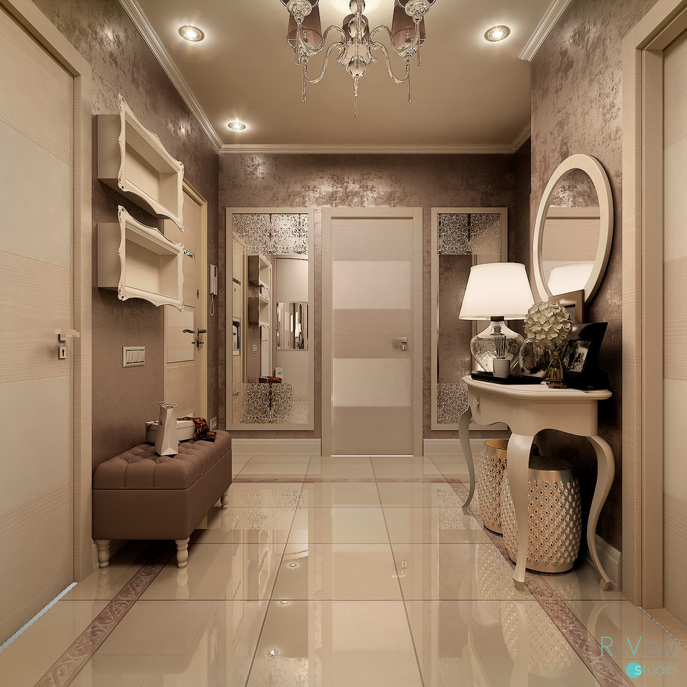 Прихожая трехкомнатной квартиры в г. Пятигорске