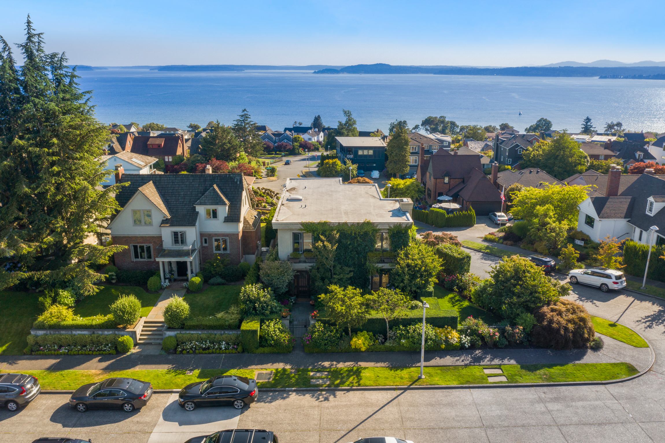 Custom Executive Home - Magnolia