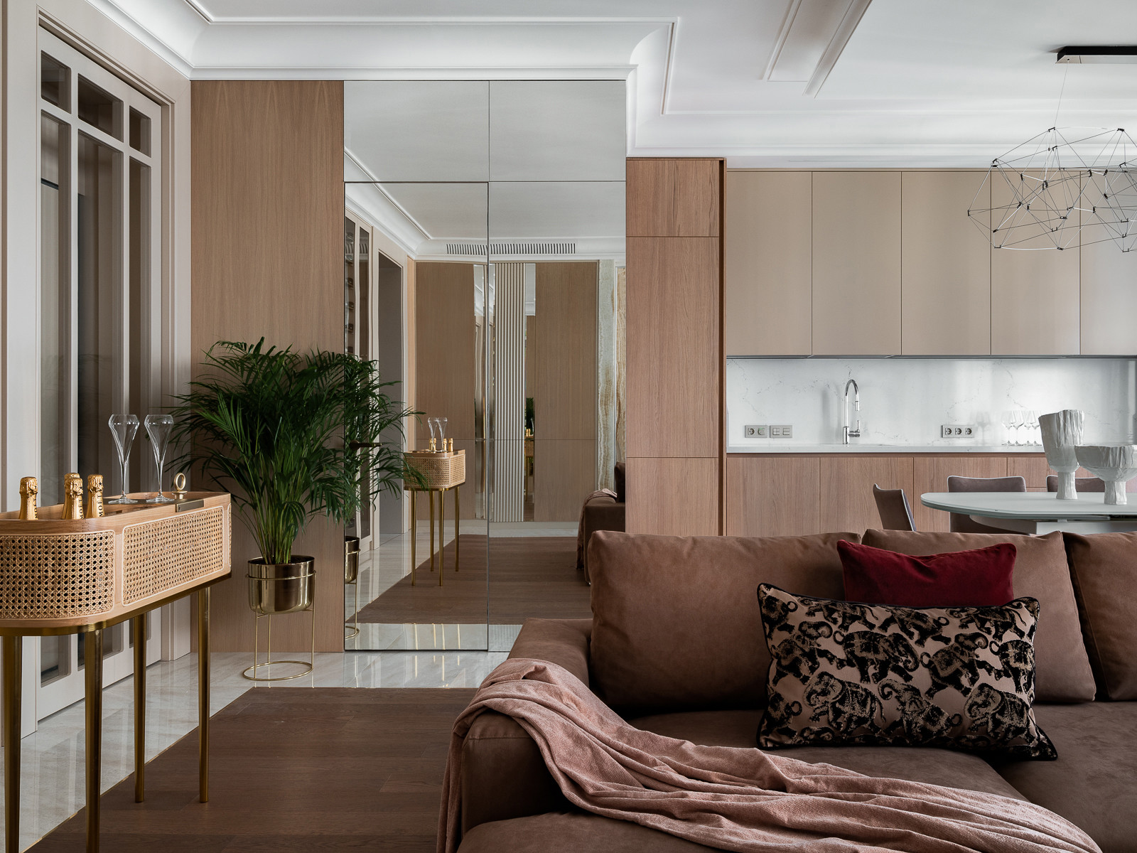 ДВЕ ОБЪЕДИНЕННЫЕ КВАРТИРЫ В ЖИЛОМ КОМПЛЕКСЕ «СЕРДЦЕ СТОЛИЦЫ», 170 М²