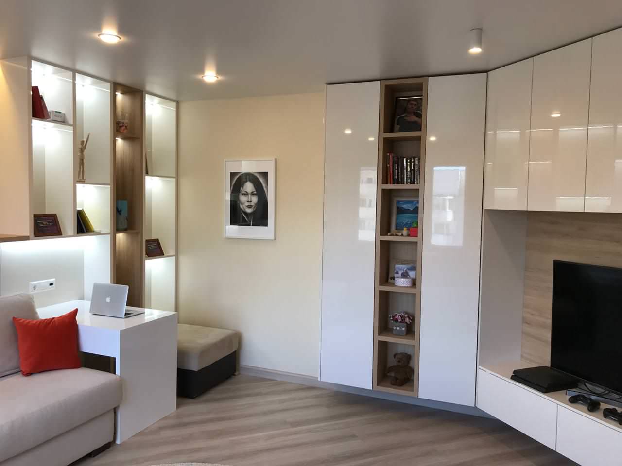 Индустриальный двухкомнатная 70 м2.