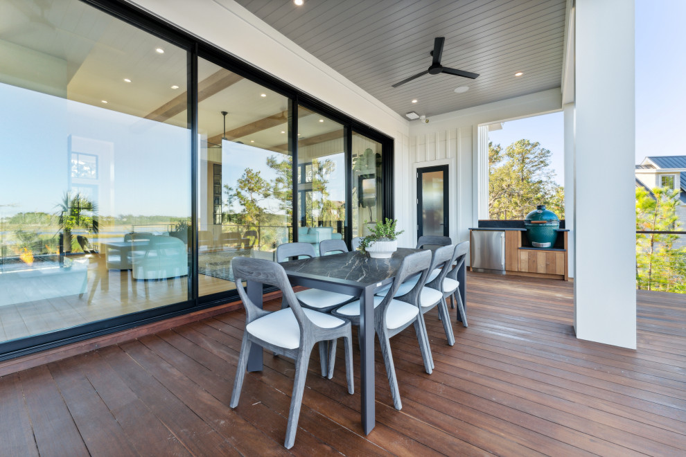 Inspiration for a transitional home design remodel in Charleston
