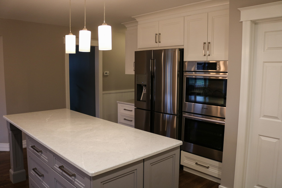 Home design - transitional home design idea in Toronto