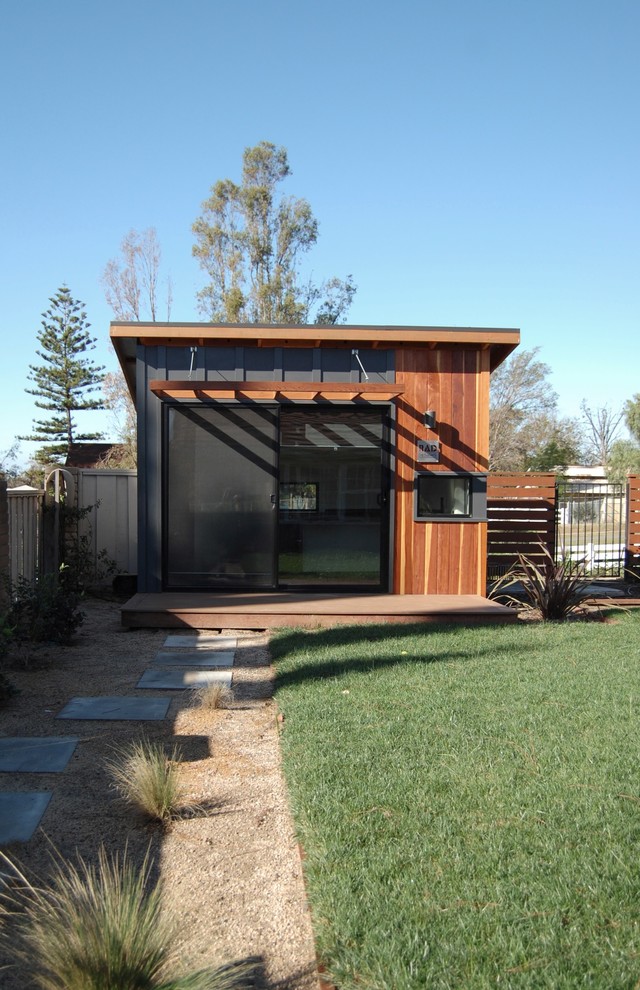 This is an example of a small contemporary shed and granny flat in Orange County.