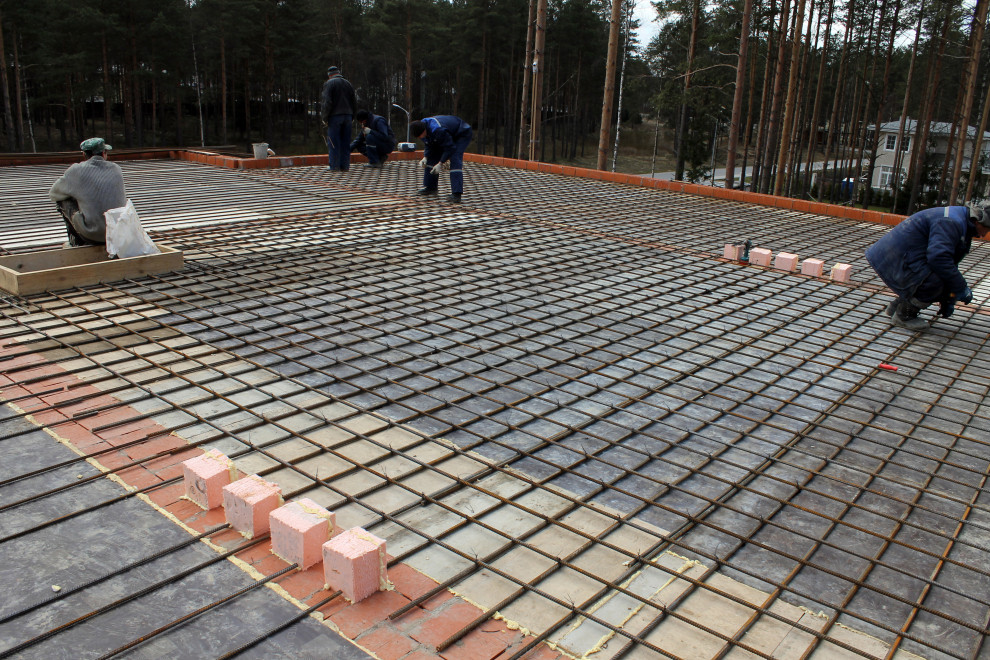 Дом из кирпича в "Охтинском парке"