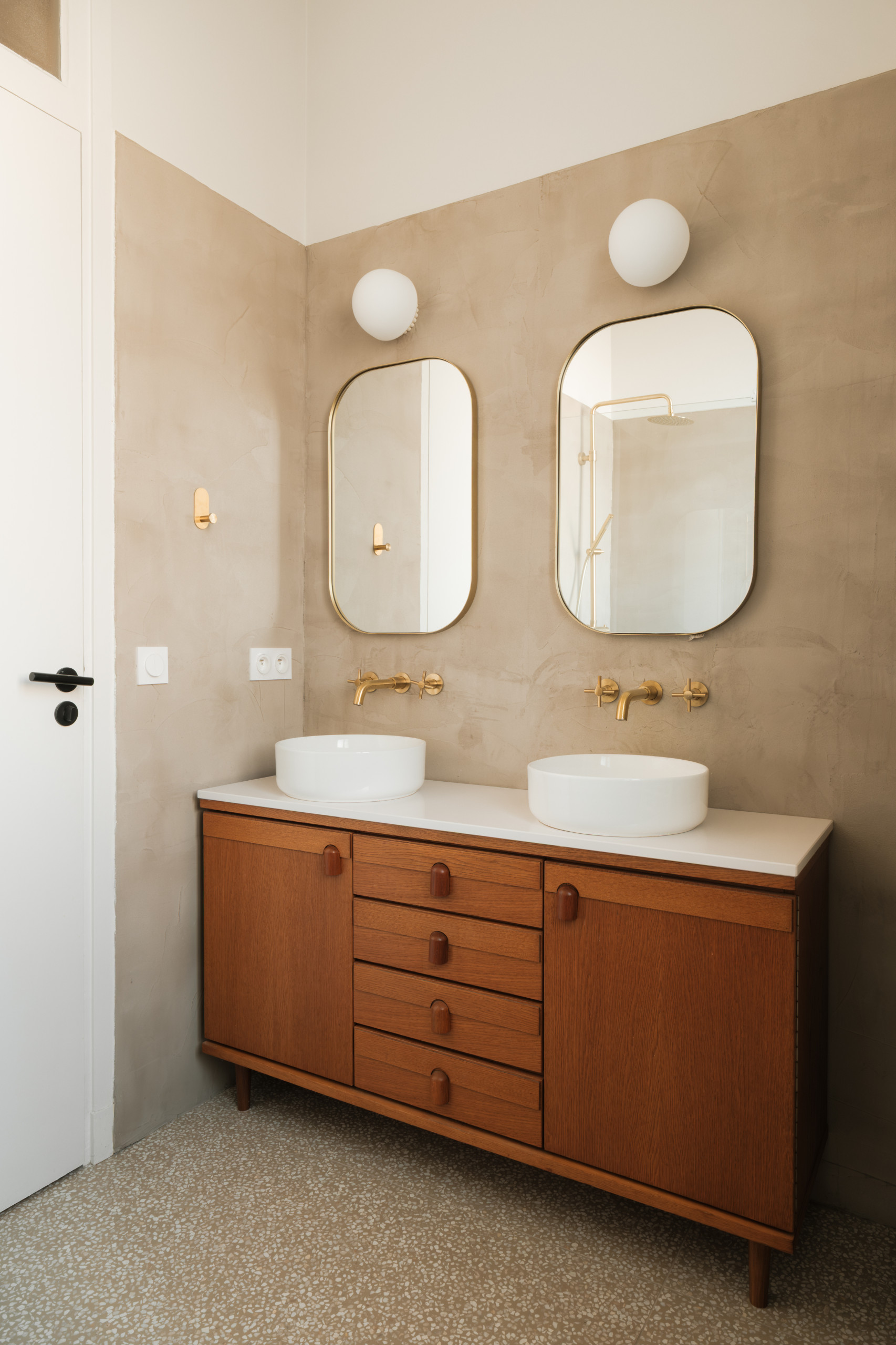 Rénovation d'un appartement "Tocqueville"- 180 m2 familial et contemporain