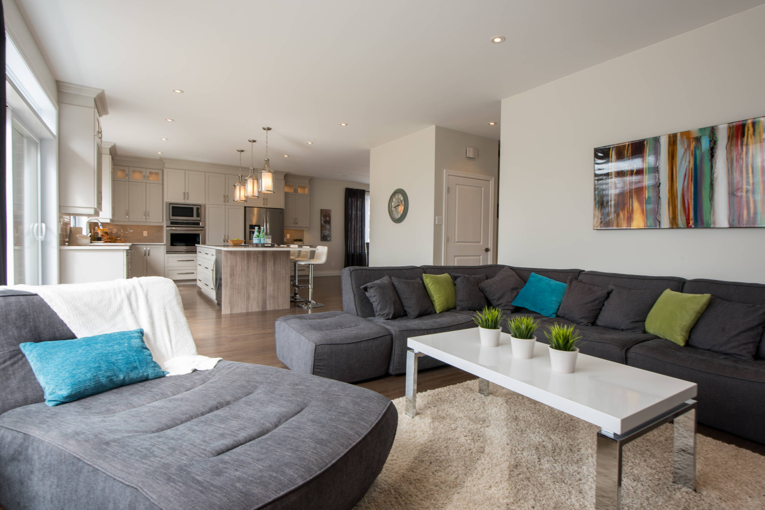 Home Staging - Green Circle