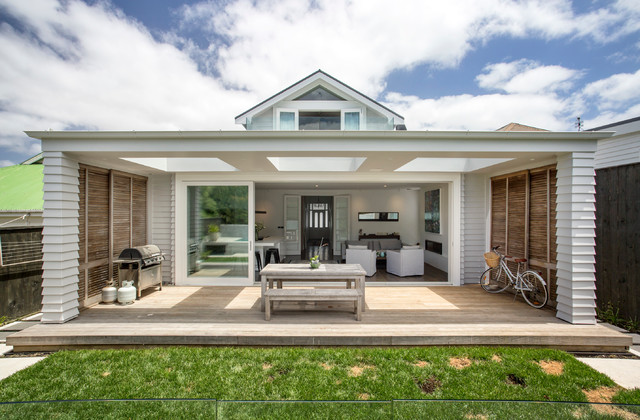 Wanganui  Ave contemporary-traedaeck